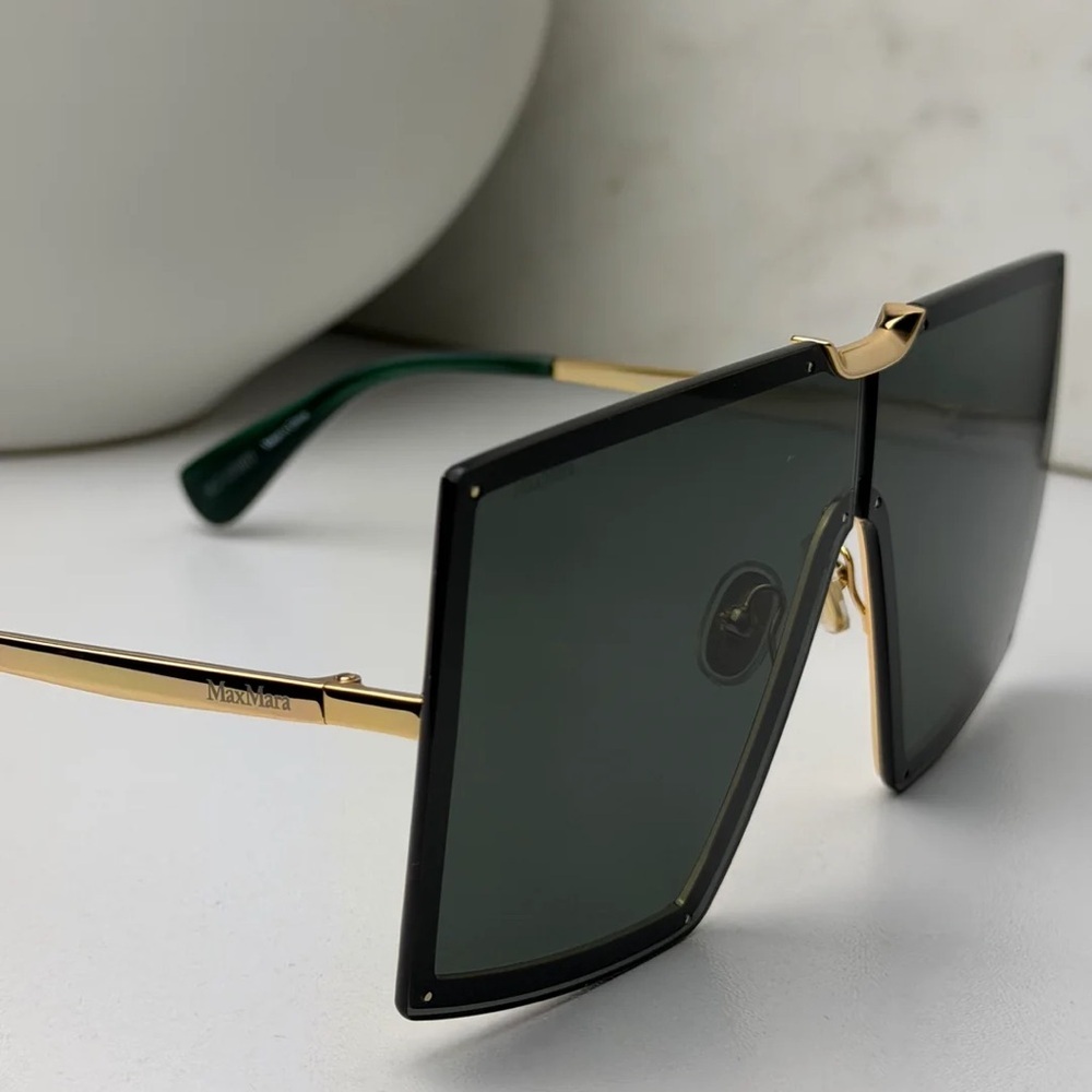 NWT Max Mara Oversized Sunglasses in Gold - Picture 2 of 2